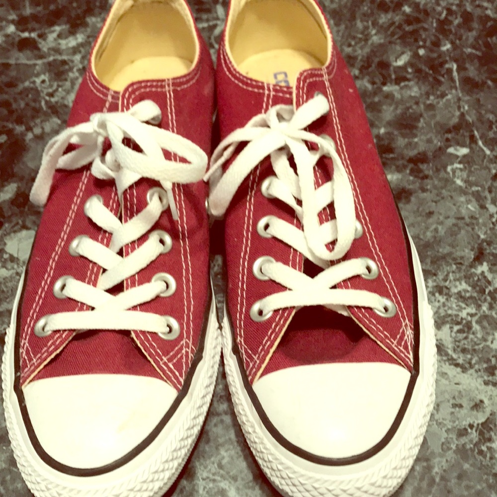 Maroon colored Converse,Worn only once!😎